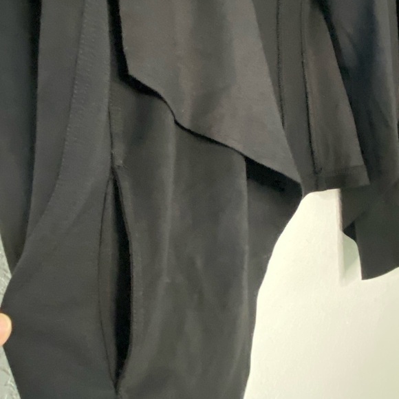 Carmen Marc Valvo (CMV) Open Front Black Blazer - Picture 7 of 9